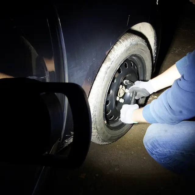 Universalt rør feste til arbeidslys for  rør opp til 28mm