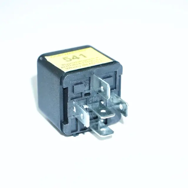 12 Volt relé med to 87 utganger Standard lysrele 