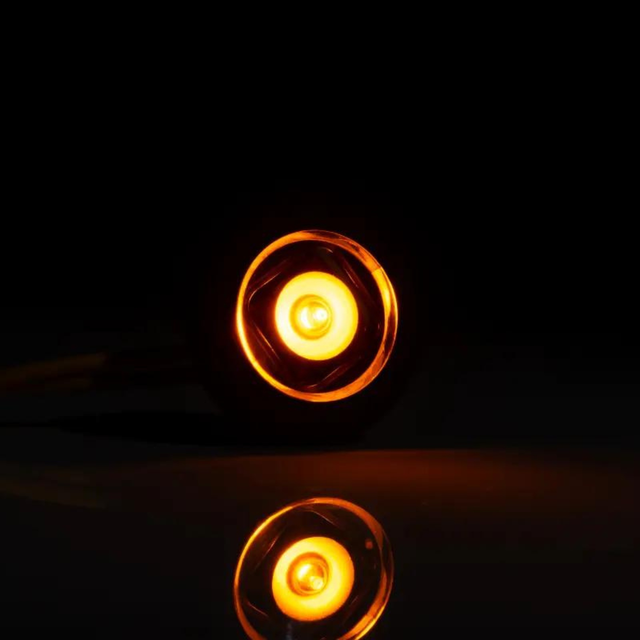 Oransje mini LED markeringslys for hull montering på flater og rør 