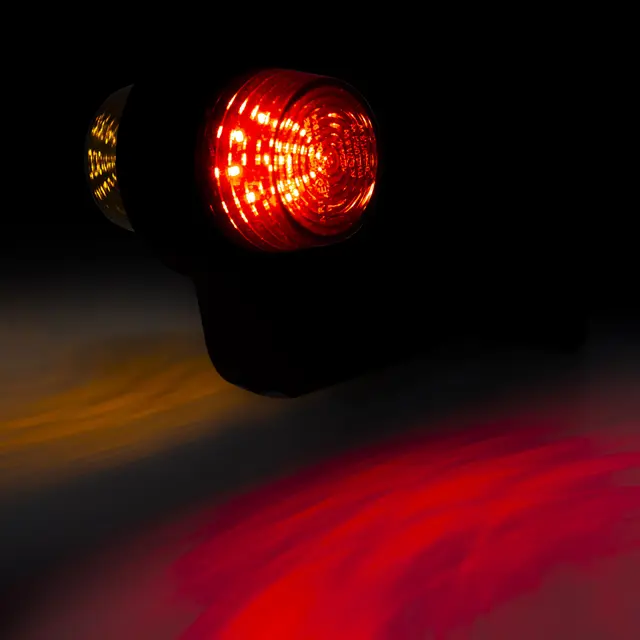 To-farget markeringslys med skrå arm, 5m Med 10 stk LED, 12 og 24V, venstre side 