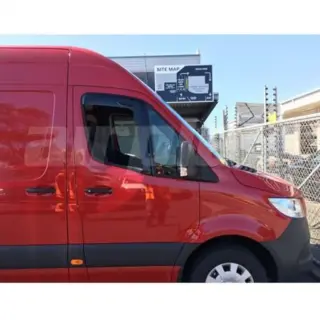 Dark Smoke vindavvisere – for fordører Mercedes Sprinter W907 2018+