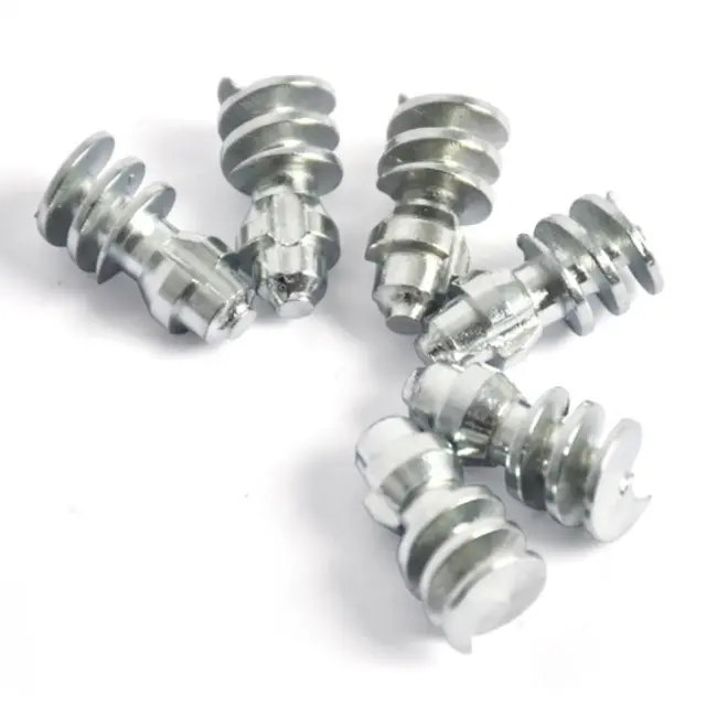 22,8 x 5,3 mm Skrupigger med verktøy 100 stk i pose | 19-22mm mønsterdybde 
