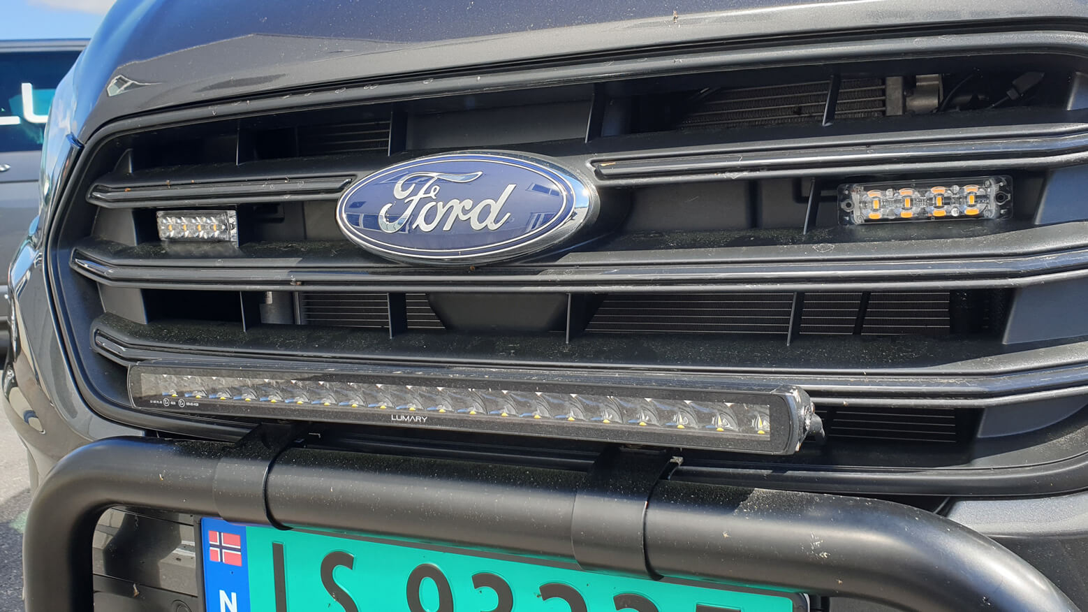 Ford Transit med LEDbar ekstralys